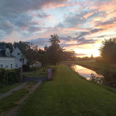 Petite Maison Au Bord Du Canal, 8' Zoo De Beauval, Pmr Ноайе-сюр-Шер Екстериор снимка